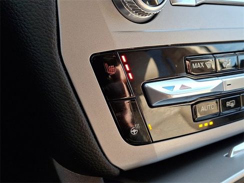 Certified 2022 Ford Explorer XLT w/ Equipment Group 202A image 25