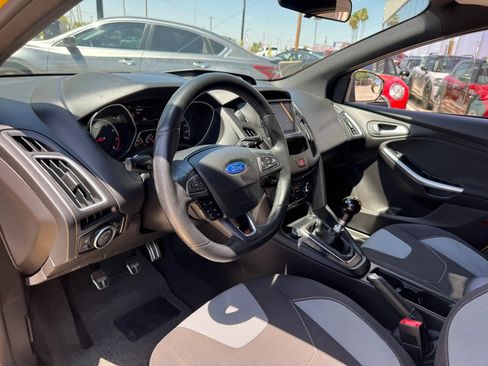 Used 2017 Ford Focus ST FWD image 22