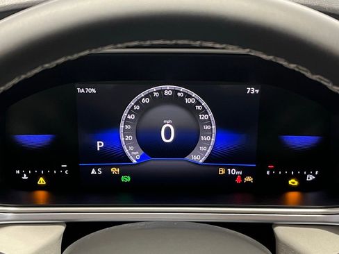New 2025 Volkswagen Taos SE image 23