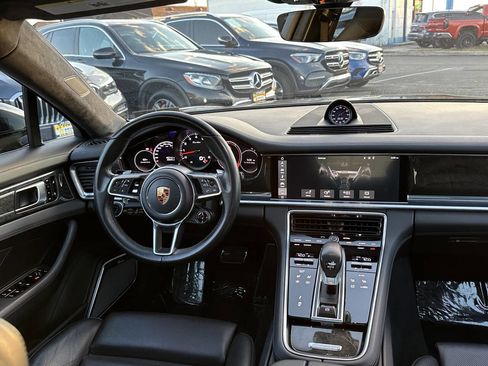 Used 2017 Porsche Panamera Turbo image 78