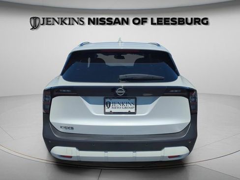 Certified 2025 Nissan Kicks SV w/ SV Premium Package FWD image 7