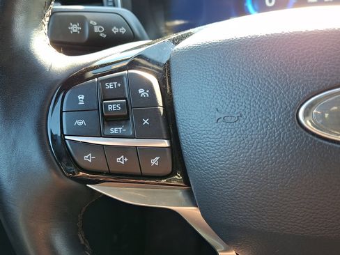 Certified 2022 Ford Explorer Platinum w/ Equipment Group 601A image 22