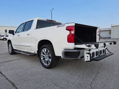 Used 2022 Chevrolet Silverado 1500 LTZ w/ LTZ Premium Package AWD/4WD image 4
