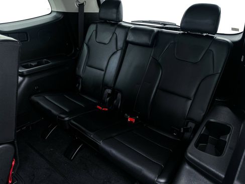 Used 2022 Kia Telluride LX image 7