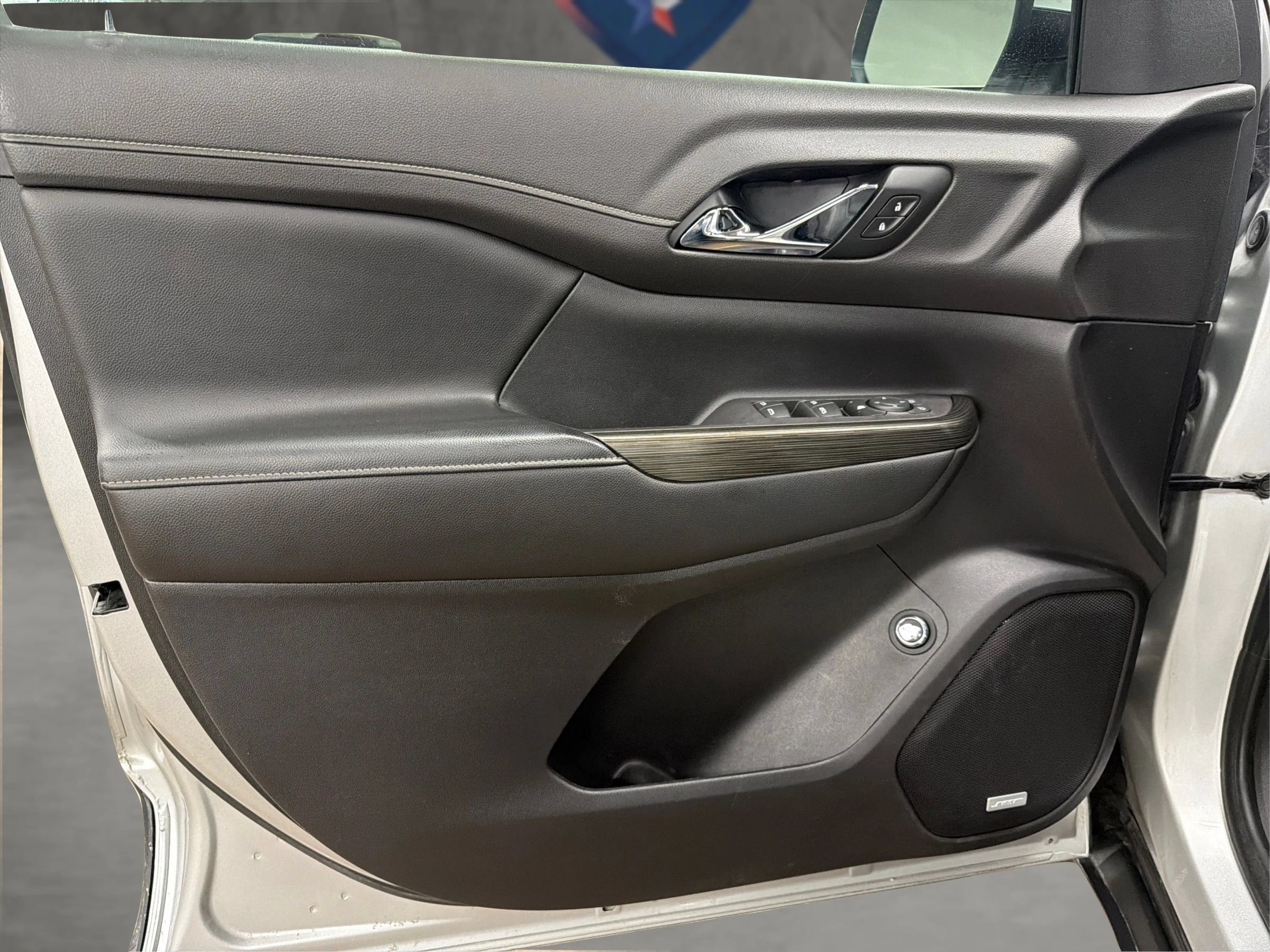 Used 2020 GMC Acadia SLT w/ LPO, Cargo Package FWD image 36
