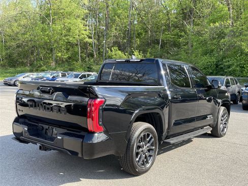 Used 2024 Toyota Tundra Platinum AWD/4WD image 5