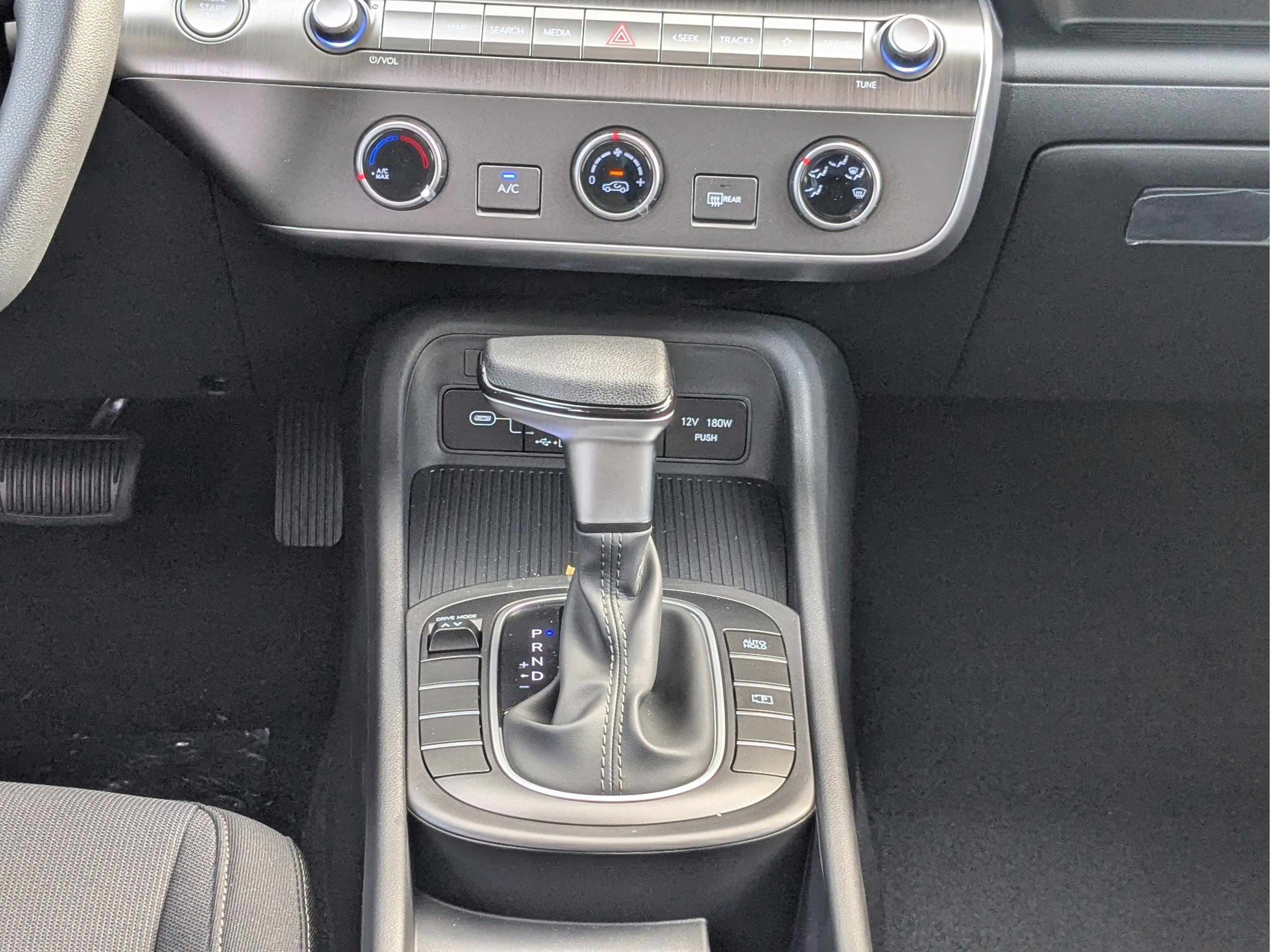 New 2027 Hyundai Kona SE FWD image 19