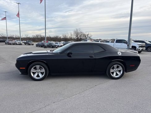 Used 2023 Dodge Challenger SXT image 6