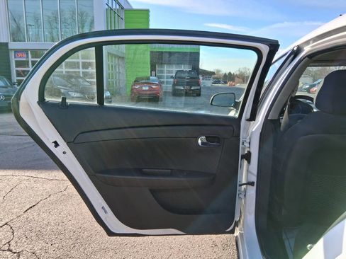 Used 2010 Chevrolet Malibu LT FWD image 14
