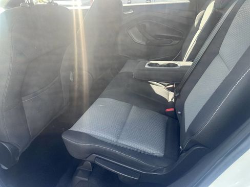 Used 2017 Ford Escape SE image 18