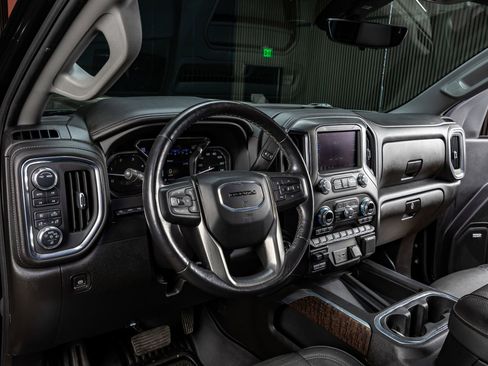 Used 2021 GMC Sierra 2500 Denali w/ Denali Black Diamond Edition image 14