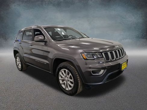 Used 2021 Jeep Grand Cherokee Laredo AWD/4WD image 3