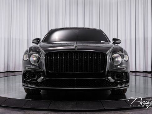 Used 2023 Bentley Flying Spur W12 image 3