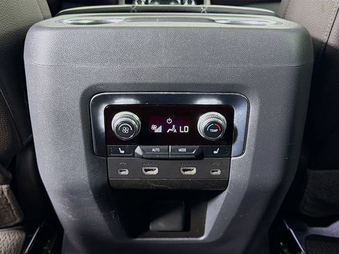 Used 2021 GMC Yukon XL Denali w/ Denali Premium Package AWD/4WD image 28