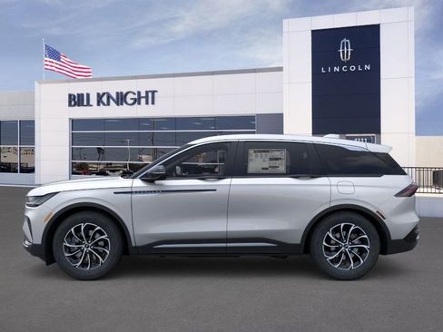 New 2025 Lincoln Nautilus Premier image 3