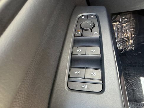Used 2025 Nissan Pathfinder SV w/ SV Premium Package FWD image 27