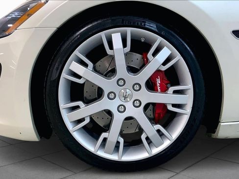 Used 2013 Maserati GranTurismo Sport image 10