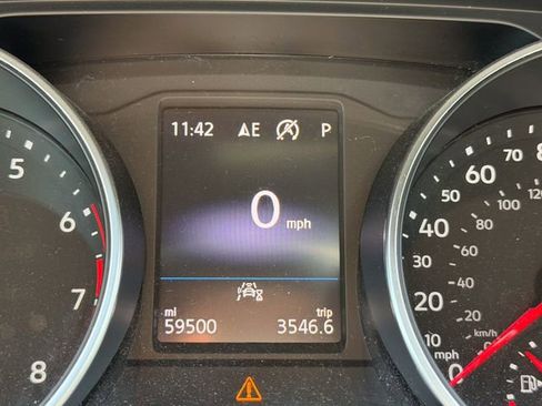 Used 2021 Volkswagen Tiguan SE R-Line image 12