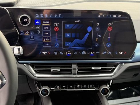 New 2026 Chevrolet Equinox EV LT image 29