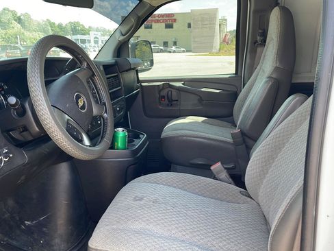 Used 2015 Chevrolet Express 2500 RWD image 7