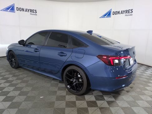 Used 2025 Honda Civic Sport image 3