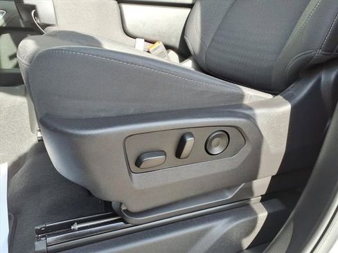 Certified 2025 Chevrolet Silverado 1500 LT image 16