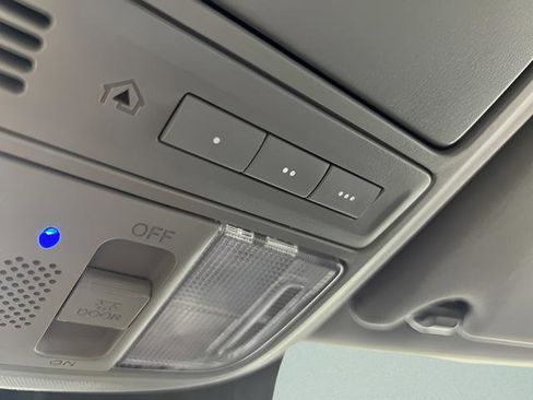 Used 2018 Honda Pilot Touring image 19