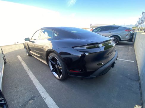 Used 2022 Porsche Taycan RWD image 5