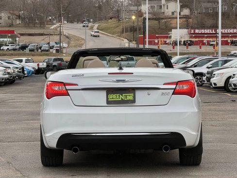 Used 2011 Chrysler 200 Limited image 4