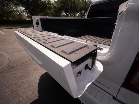 Used 2023 GMC Sierra 1500 Denali AWD/4WD image 12