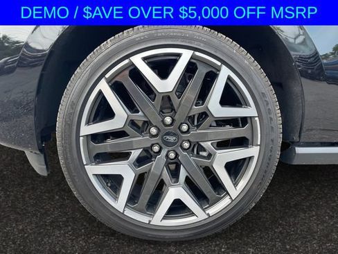 New 2026 Ford Expedition Platinum w/ Platinum Ultimate Package AWD/4WD image 14