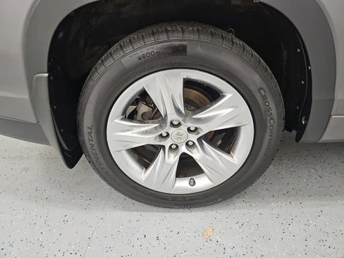 Used 2015 Toyota Highlander Limited w/ Driver Technology Package AWD/4WD image 7
