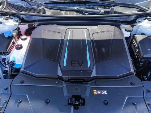 Used 2024 Hyundai Ioniq 5 SEL image 27