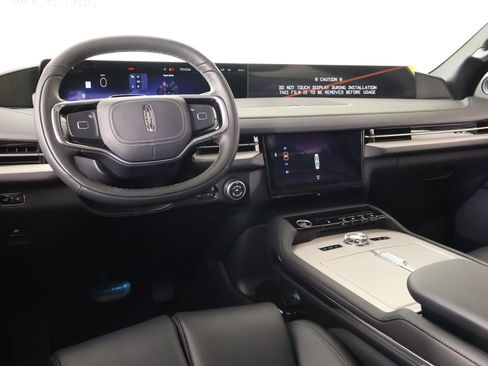 New 2026 Lincoln Navigator L Reserve AWD/4WD image 2