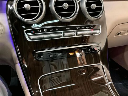 Used 2022 Mercedes-Benz GLC 300 4MATIC image 39