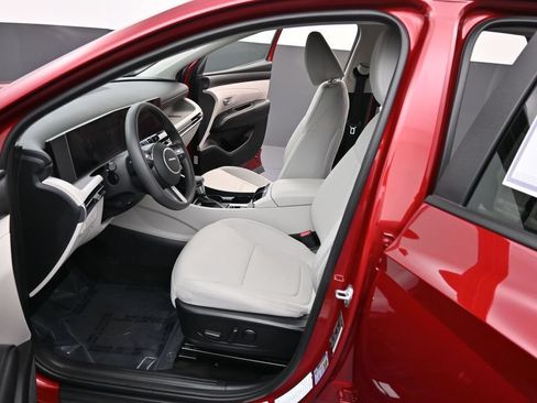 Used 2025 Hyundai Tucson SEL FWD image 11