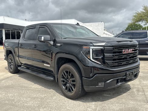 Used 2025 GMC Sierra 1500 Elevation w/ Elevation Premium Package image 17