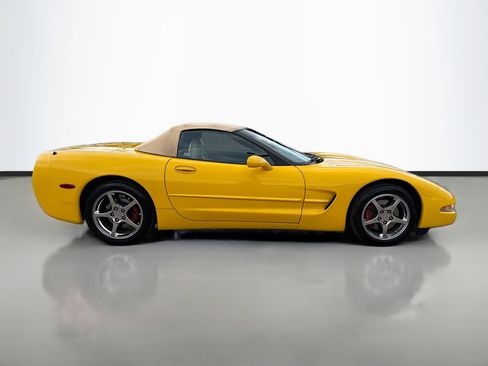 Used 2003 Chevrolet Corvette Convertible w/ Preferred Equipment Group1 image 2