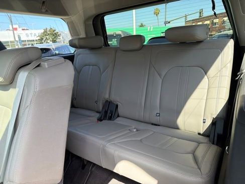 Used 2018 Ford Expedition Limited w/ Equipment Group 301A RWD image 23