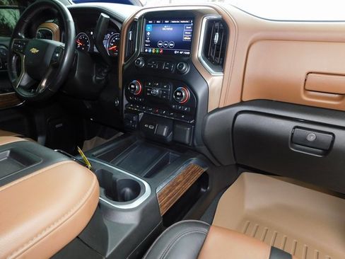 Used 2021 Chevrolet Silverado 1500 High Country w/ Technology Package image 25