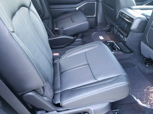 New 2025 Jeep Wagoneer Series II image 14