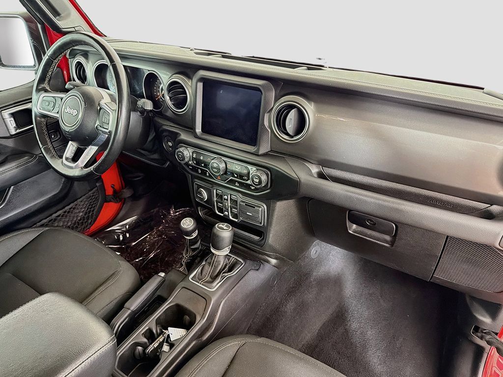 Used 2021 Jeep Wrangler Unlimited Sahara w/ Uconnect 4C Nav & Sound Group AWD/4WD image 21