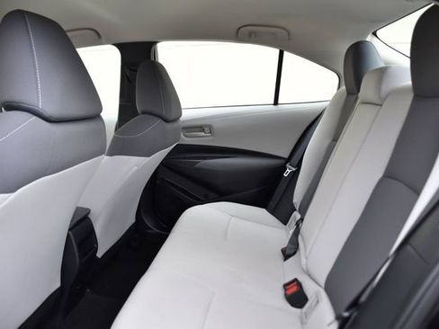 Used 2022 Toyota Corolla LE image 19