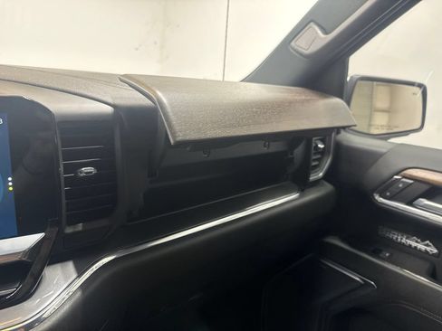 Used 2023 Chevrolet Silverado 1500 High Country w/ High Country Premium Package AWD/4WD image 29