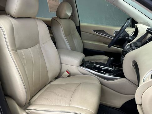 Used 2020 INFINITI QX60 Luxe w/ Essential Package FWD image 8