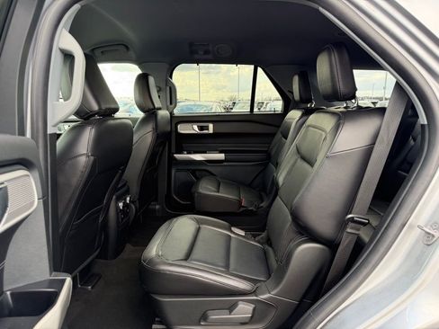 Used 2022 Ford Explorer Limited w/ Equipment Group 301A image 16