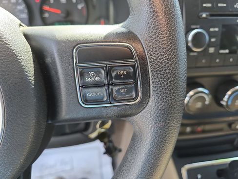 Used 2012 Jeep Compass Sport image 21