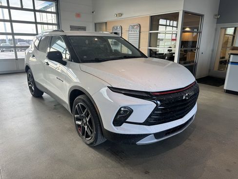 Used 2023 Chevrolet Blazer LT w/ Convenience Package image 2