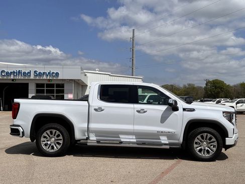New 2026 GMC Sierra 1500 Denali w/ Technology Package AWD/4WD image 3