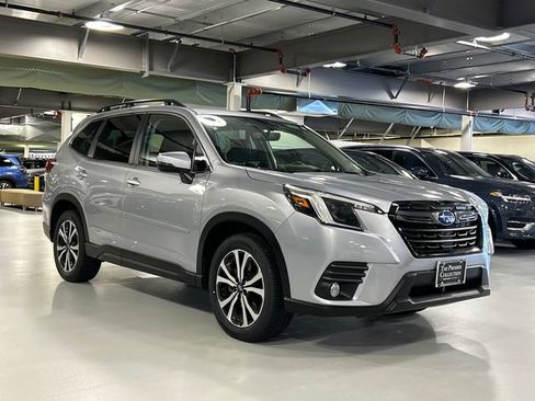 Used 2022 Subaru Forester Limited AWD/4WD image 1